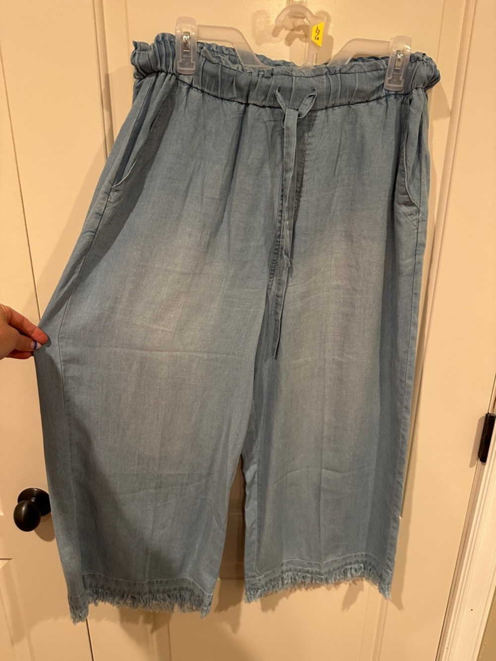 Chambray Elastic-Waist pants